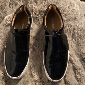 Calvin Klein: black leather shoes